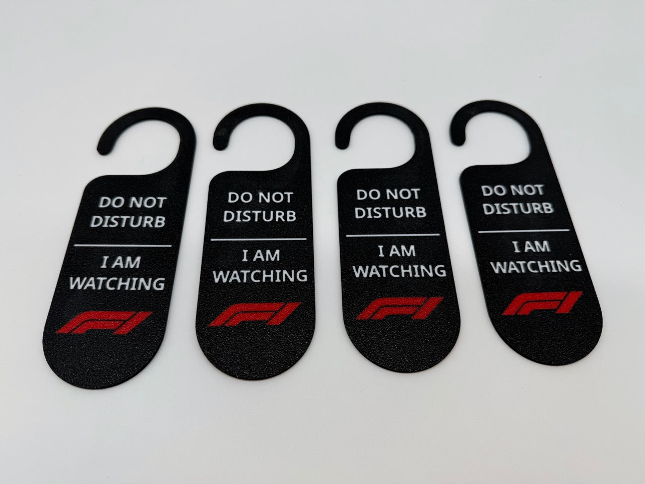 "Do Not Disturb – F1 Watching" Deurhanger - Premium Quality